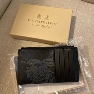 Burberry B on horse classic leather cardholder